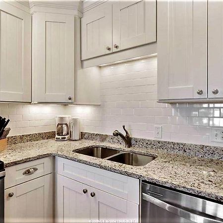 Direct Oceanfront Private Villa Overlooking Pool/Beach - South Forest Beach - Right Next To Coligny Plaza 힐튼 헤드 아일랜드 외부 사진