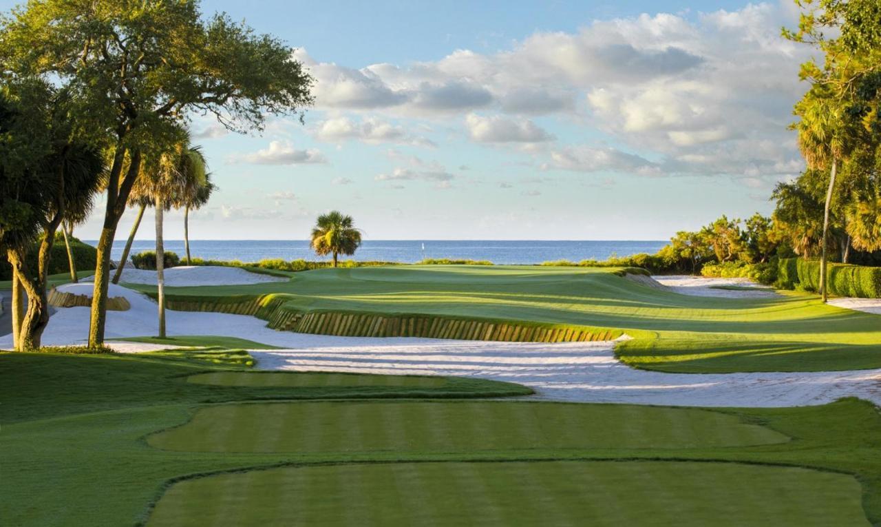 Direct Oceanfront Private Villa Overlooking Pool/Beach - South Forest Beach - Right Next To Coligny Plaza 힐튼 헤드 아일랜드 외부 사진