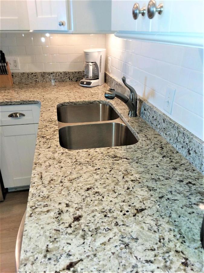 Direct Oceanfront Private Villa Overlooking Pool/Beach - South Forest Beach - Right Next To Coligny Plaza 힐튼 헤드 아일랜드 외부 사진
